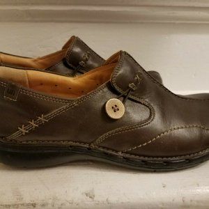 CLARKS 10 M US Women Dark Brown Leather Slip-ons